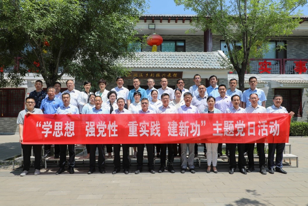 c8bc38ae0e884bcfba78ba0096bf9532.jpg c8bc38ae0e884bcfba78ba0096bf9532.jpg